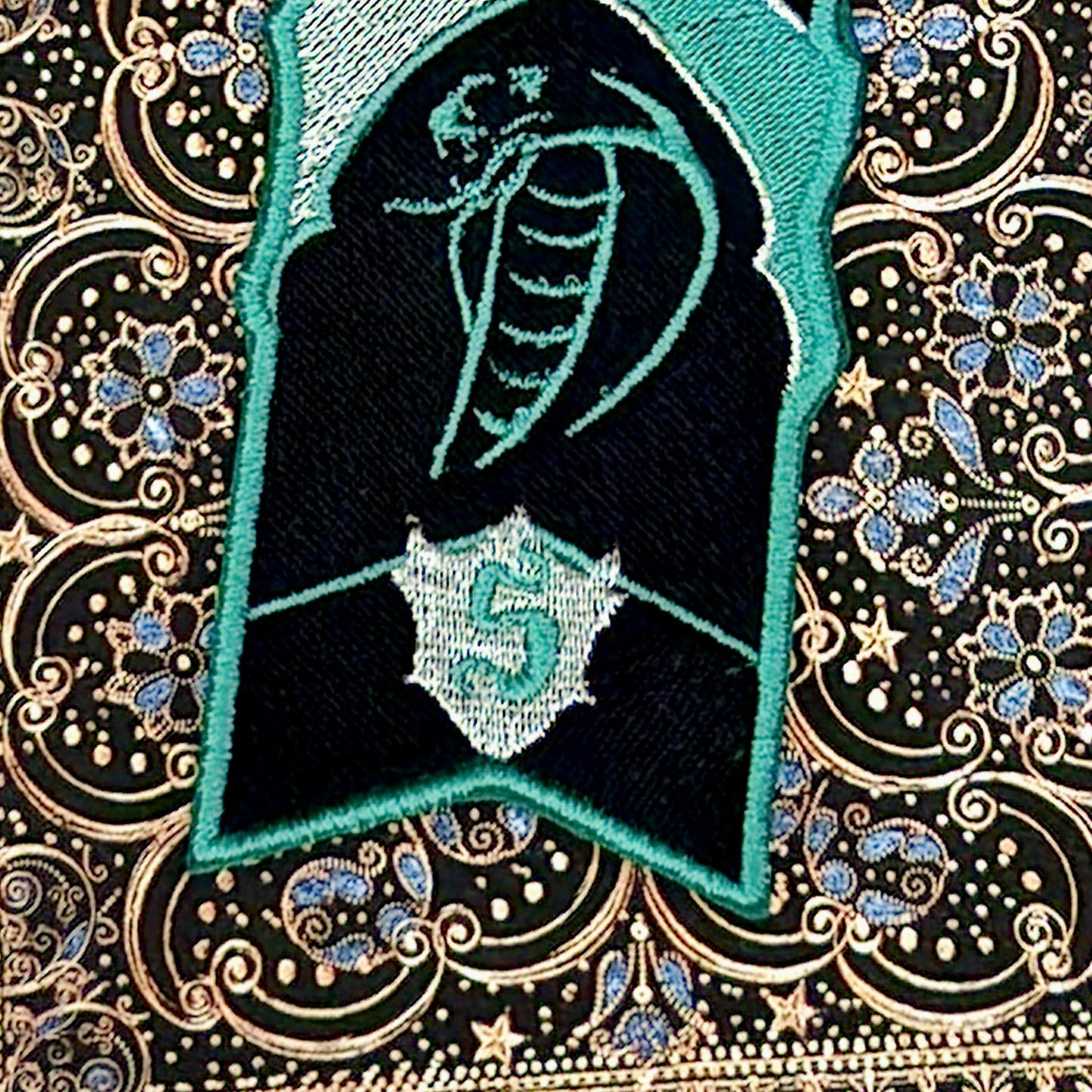 Marque-pages brodé « Serpentard »