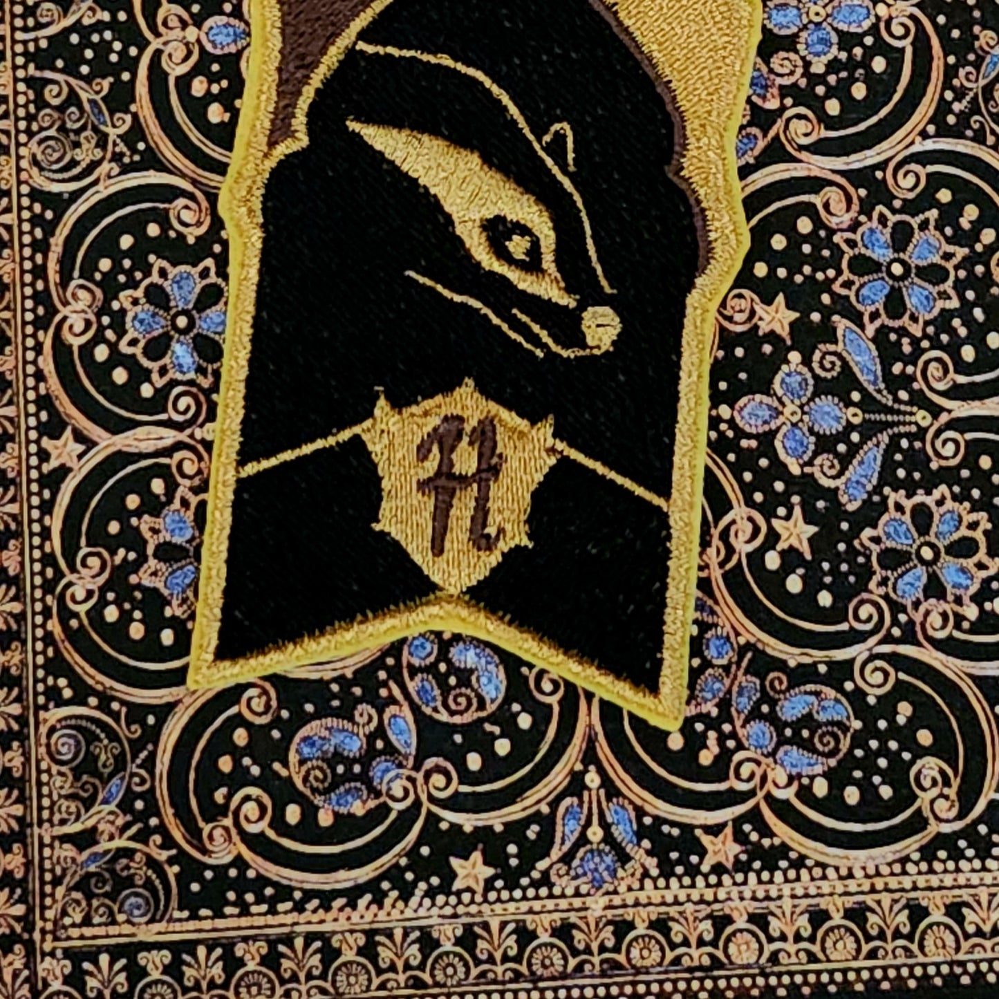 Marque-pages brodé « Poufsouffle »