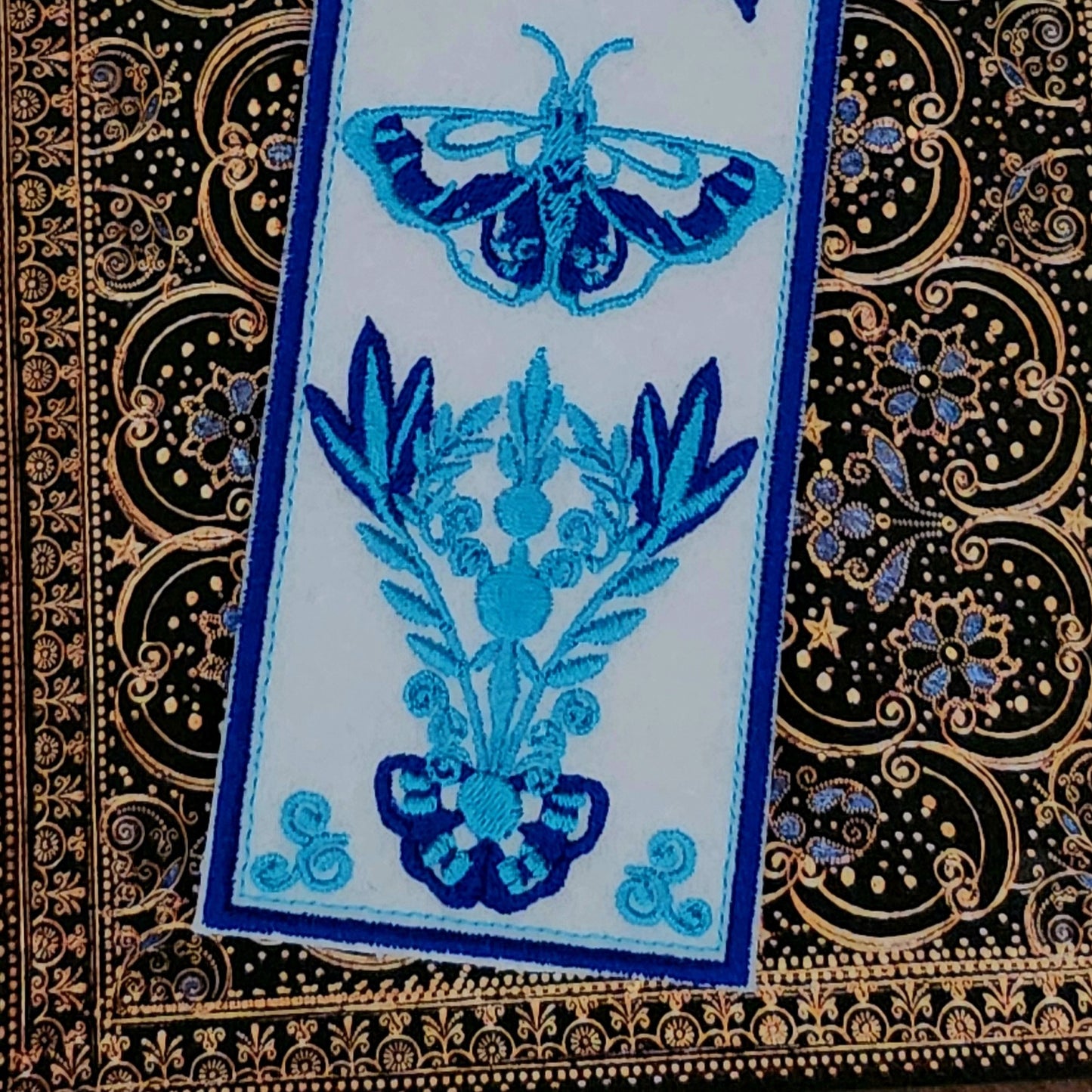 Marque-pages brodé « Blue Papilio »