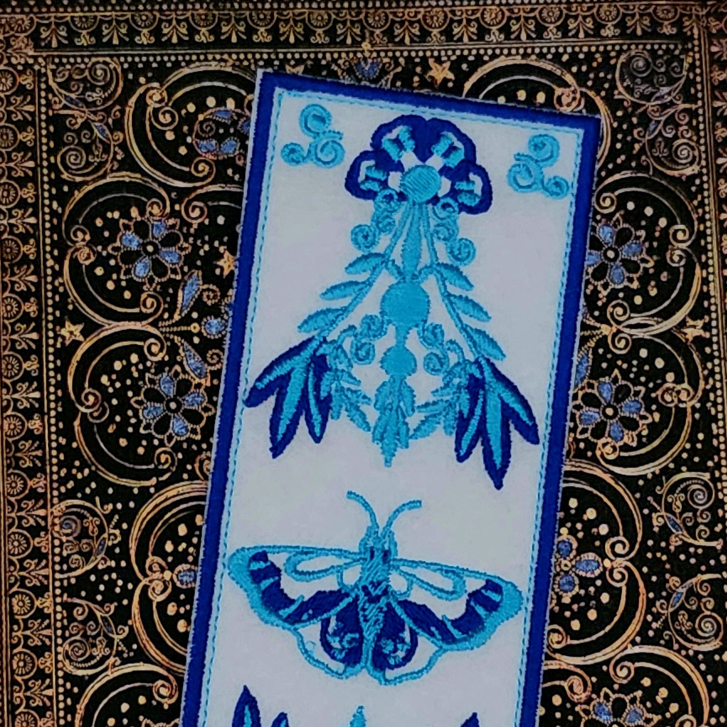 Marque-pages brodé « Blue Papilio »