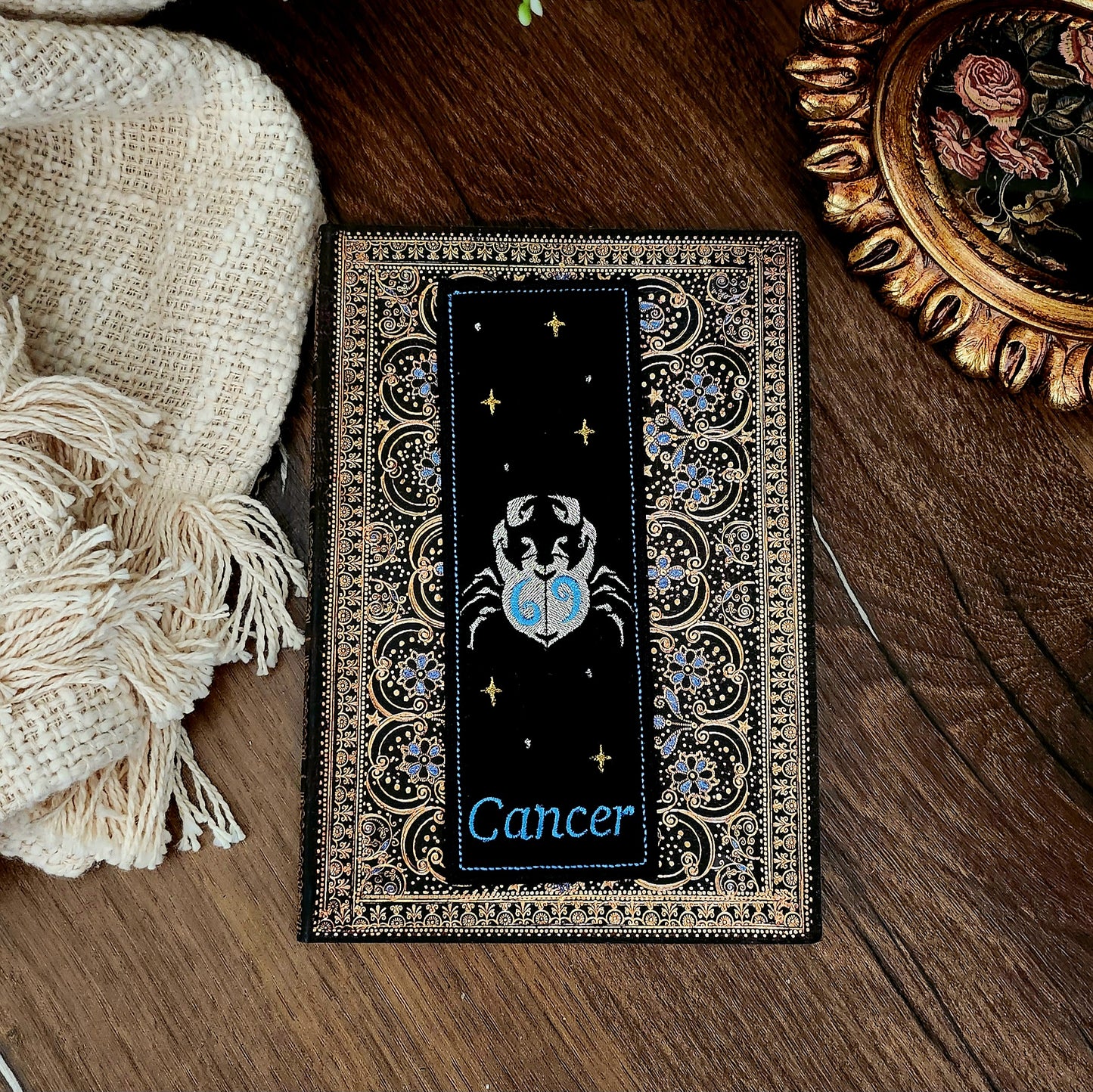 Marque-pages brodé « Cancer »