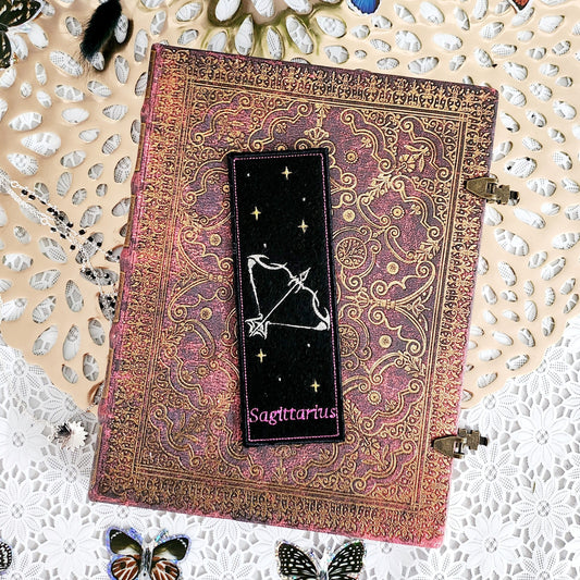 Marque-pages brodé « Sagittaire »