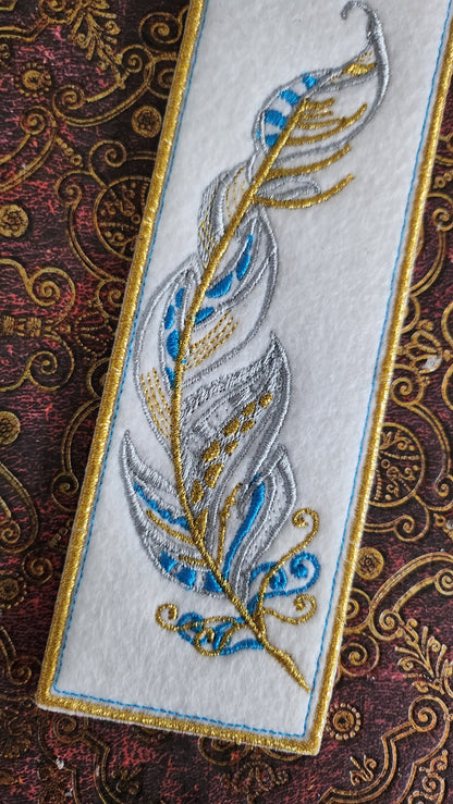 Marque-pages brodé « Plume »