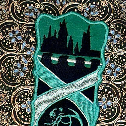Marque-pages brodé « Serpentard »