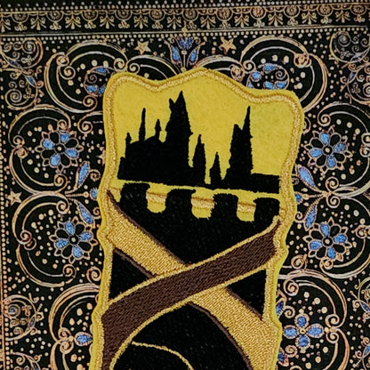 Marque-pages brodé « Poufsouffle »
