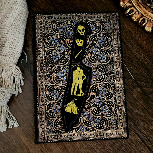 Marque-pages brodé « Scythe & Sparrow »