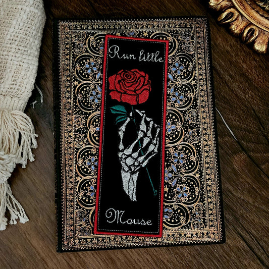 Marque-pages brodé « L'ombre d'Adeline »