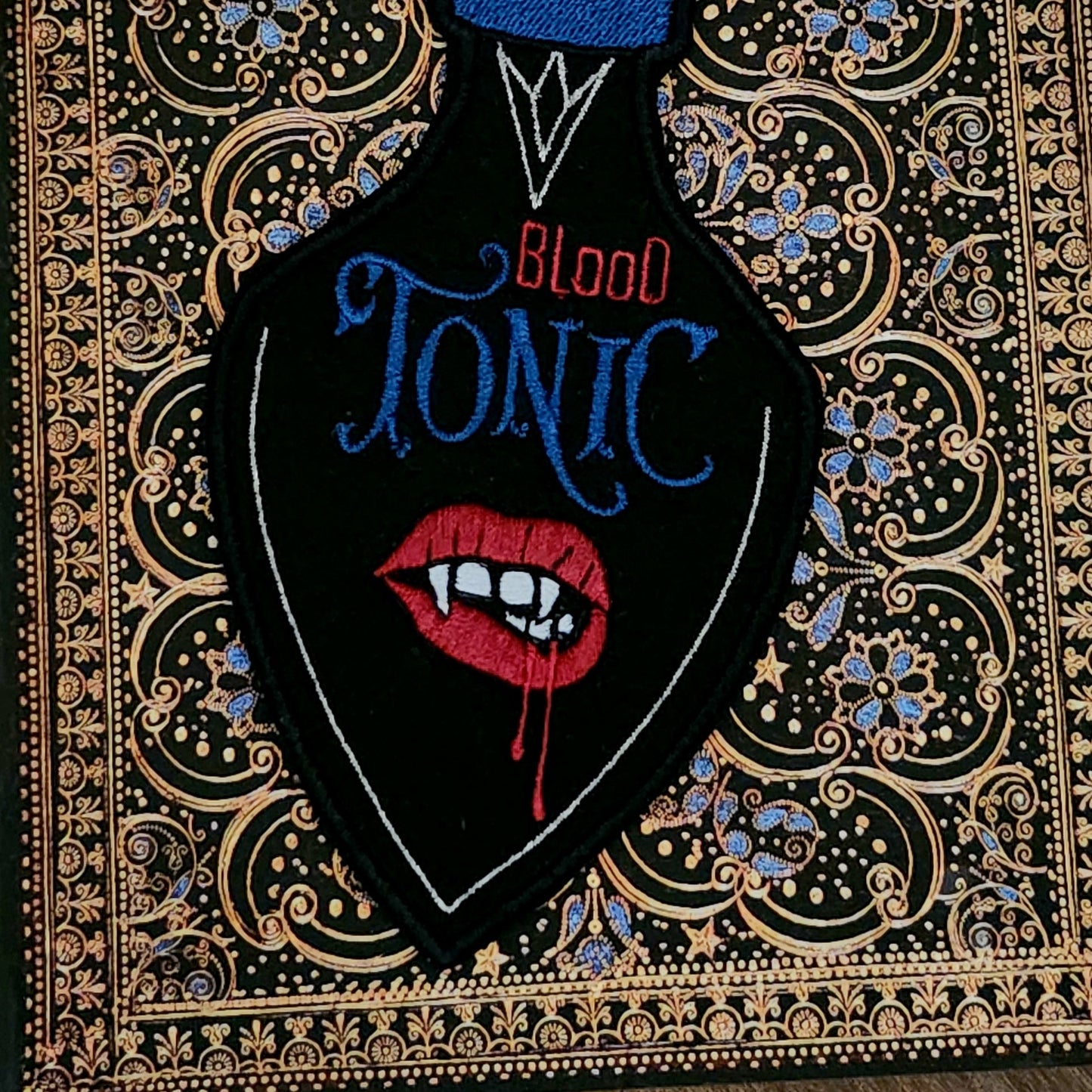 Marque-pages brodé « Blood»