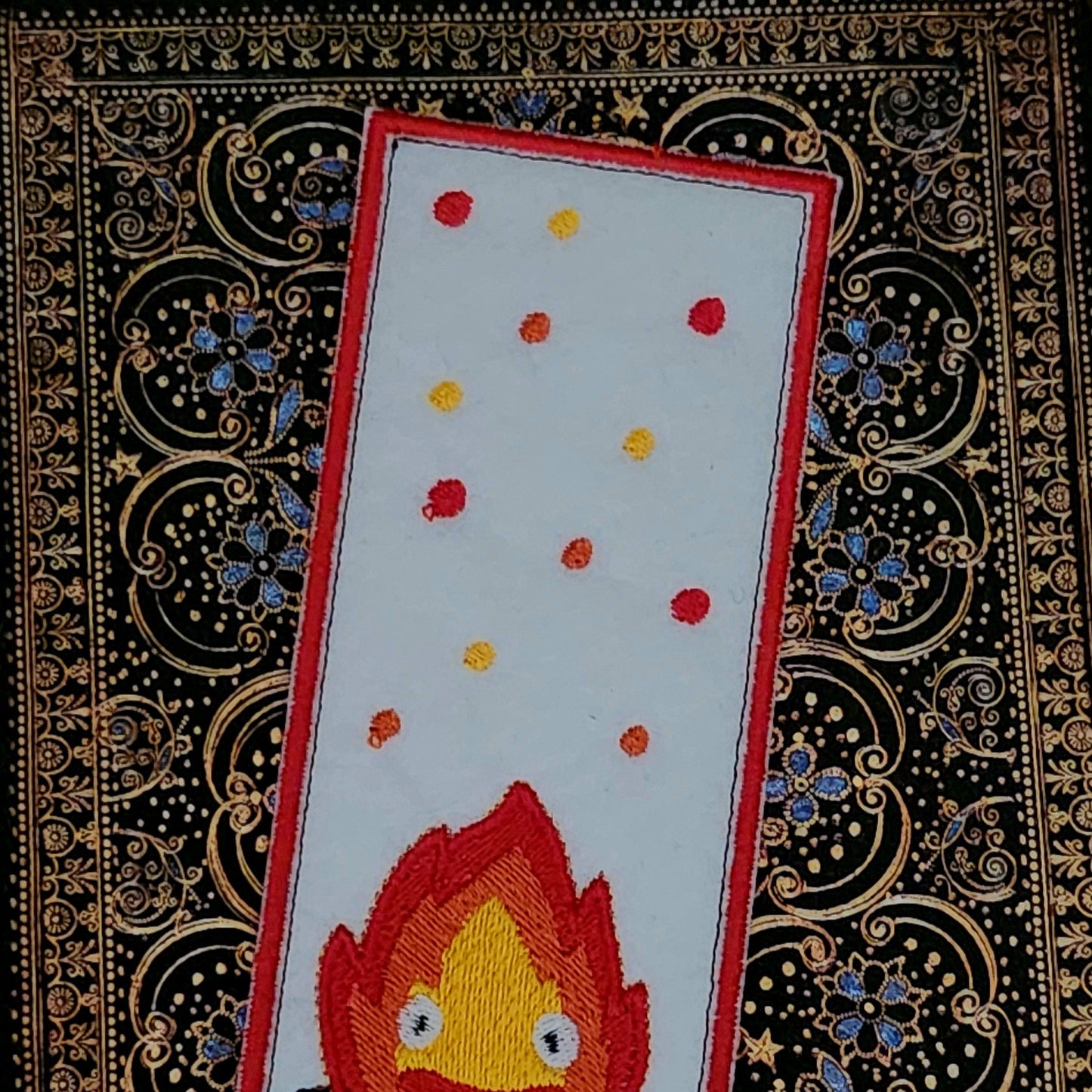 Marque-pages brodé « Calcifer »