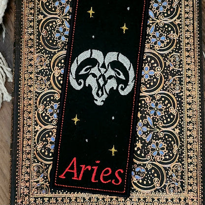 Marque-pages brodé « Bélier »