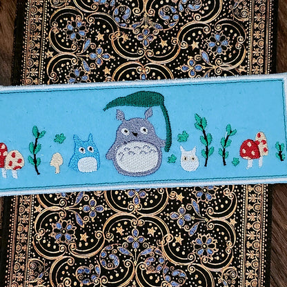 Marque-pages brodé « Totoro »