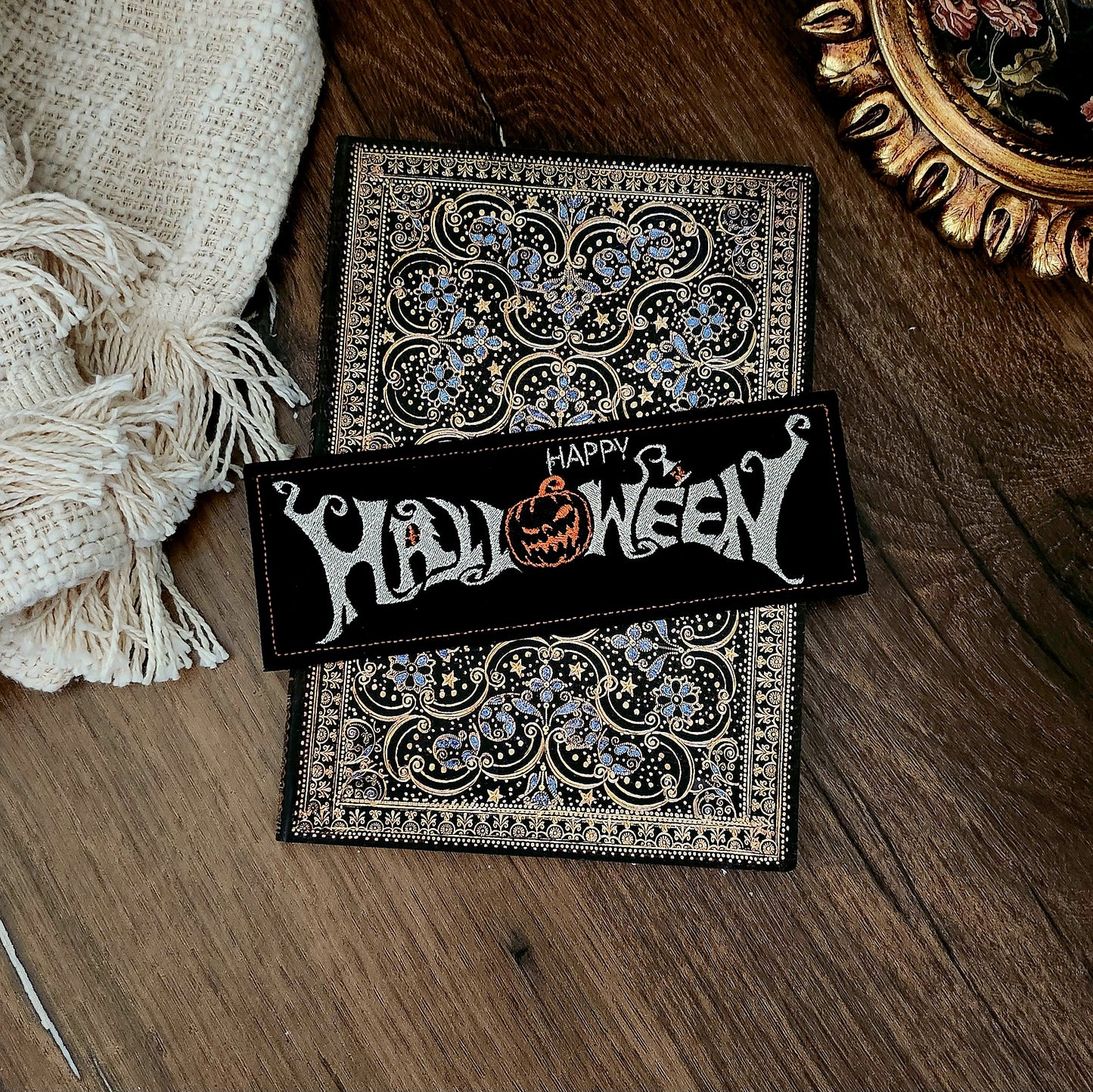 Marque-pages brodé « Halloween »
