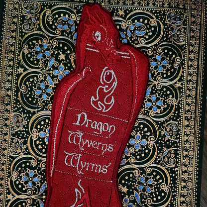 Marque-pages brodé « Le souffle des dragons »