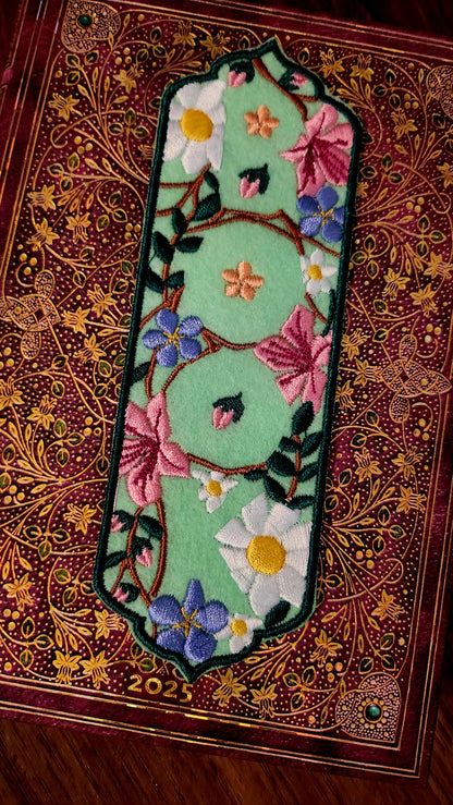 Marque-pages brodé " Printemps "
