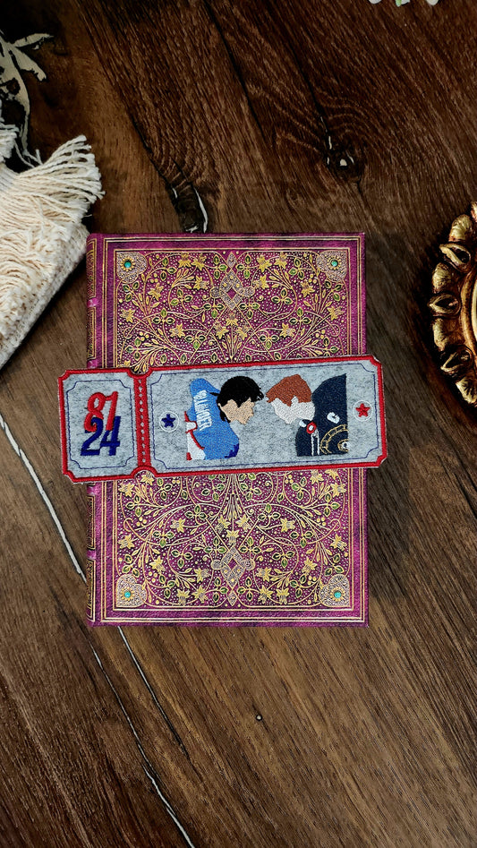 Marque-pages brodé inspiration « Heated rivalry »