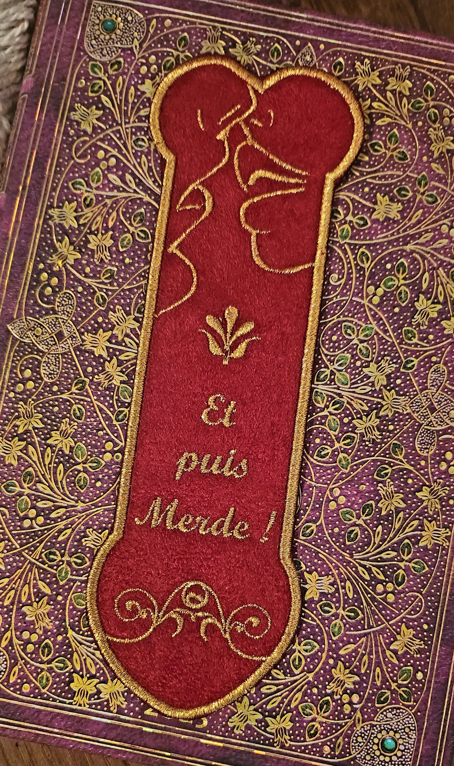 Marque-page brodé  « Et puis Merde ! »