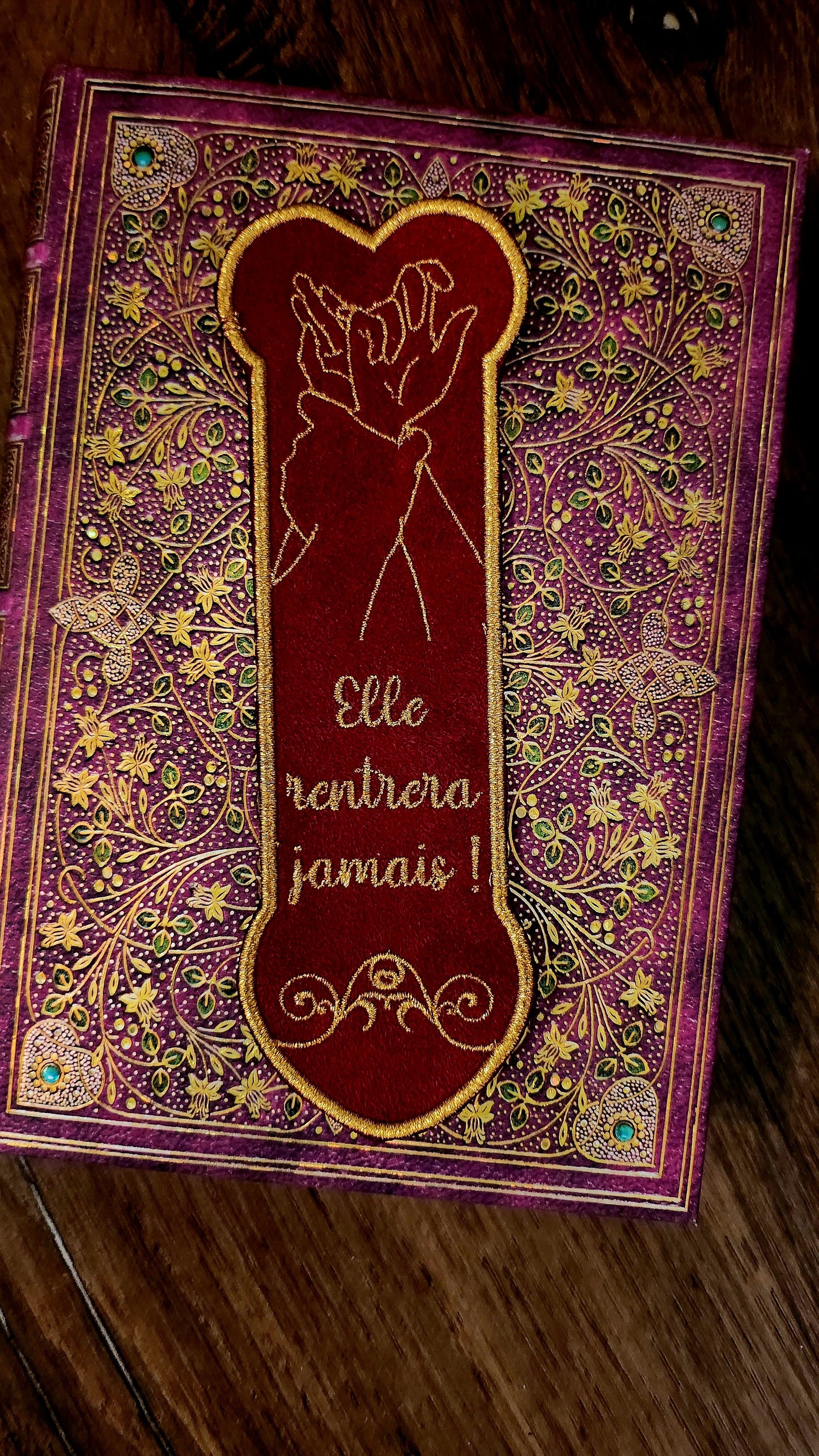 Marque-page brodé  « Jamais dire jamais ! »