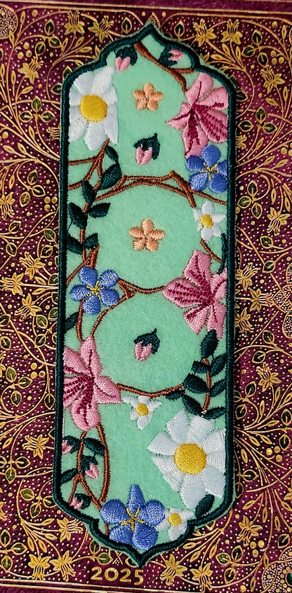 Marque-pages brodé " Printemps "